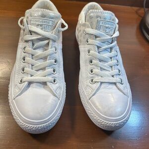 Converse All Star Women’s White and Silver Leopard Low-Top Sneakers Women’s 7